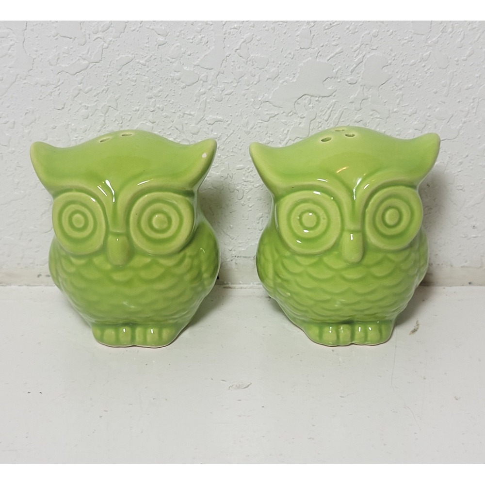 Vintage Ceramic Owl Salt and Pepper Shakers Pair Lemongrass-green MCM - Read